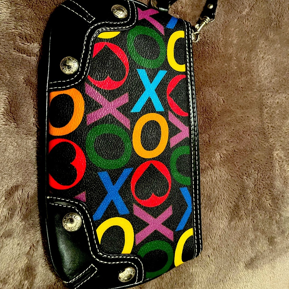 BNWOT XOXO Wristlet